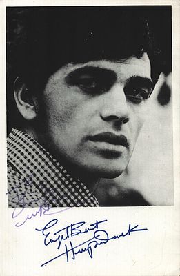Engelbert Humperdinck signed 10X7 inch black and white Photo Dedicated