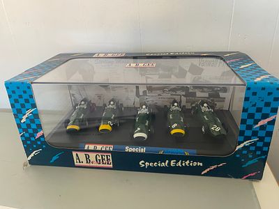 A. B. Gee Special Edition LA Mini Miniera model cars, 1:32.