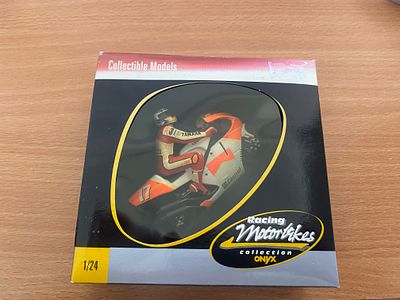 Yamaha YZR 500 Team Roberts Norifumi ABE #17 model motorcycle, 1:24.