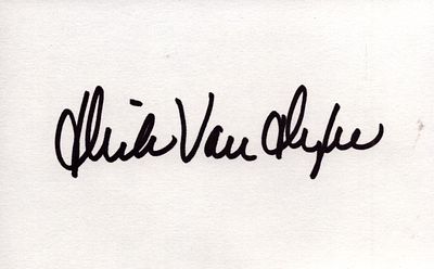 Dick Van Dyke signed 5x3 inch white card