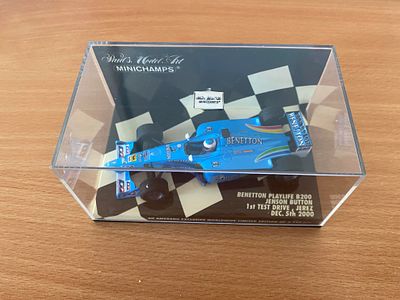 Benetton Playlife Jenson Button 1st test drive Jerez 2000 Minichamps model car, 1:43.