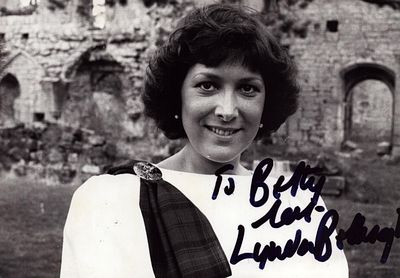 Lynda Bellingham signed 5X3 inch black and white photo Dedicated