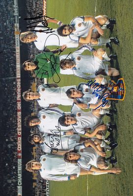 Autographed ASTON VILLA 12 x 8 Photograph : Aston Villa players pose for a team photo prior to 