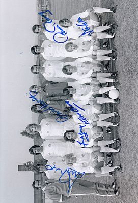 Autographed LEEDS UNITED 12 x 8 Photograph : Leeds United players pose for a squad photo during 