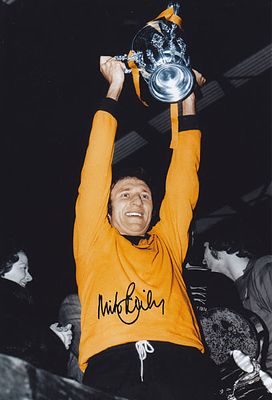 Autographed MIKE BAILEY 12 x 8 Photograph : Wolves captain MIKE BAILEY holds aloft the League 