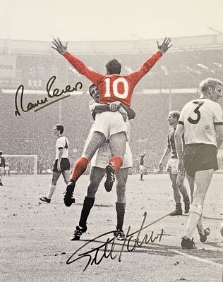 England 1966 - Hurst and Peters spot colour print signed by both - This stunning photo shows 