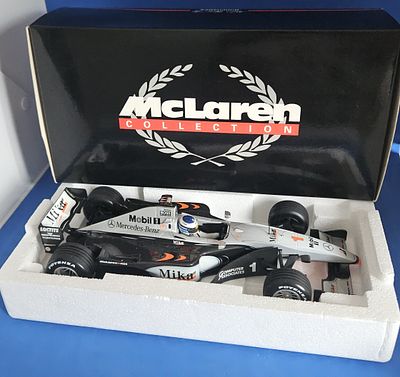 Minichamps McLaren MP4/14 M. 1:18. Hakkinen. Presentation Boxed.