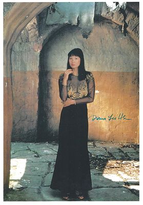 Diana Lee Hsu signed 10x8 inch colour Photo