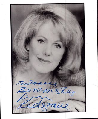 Lynn Redgrave signed 6X4 inch black and white photo Dedicated.