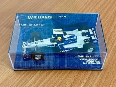 Minichamps 430 010095 Williams BMW FW22, Showcar 2001, Ralf Schumacher.