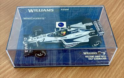 Minichamps 430, Williams BMW FW22, R. Schumacher. 1:43.