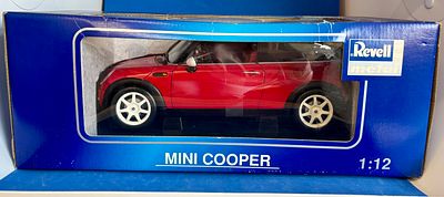 Revell Mini Cooper Red with White Roof. 1:12.