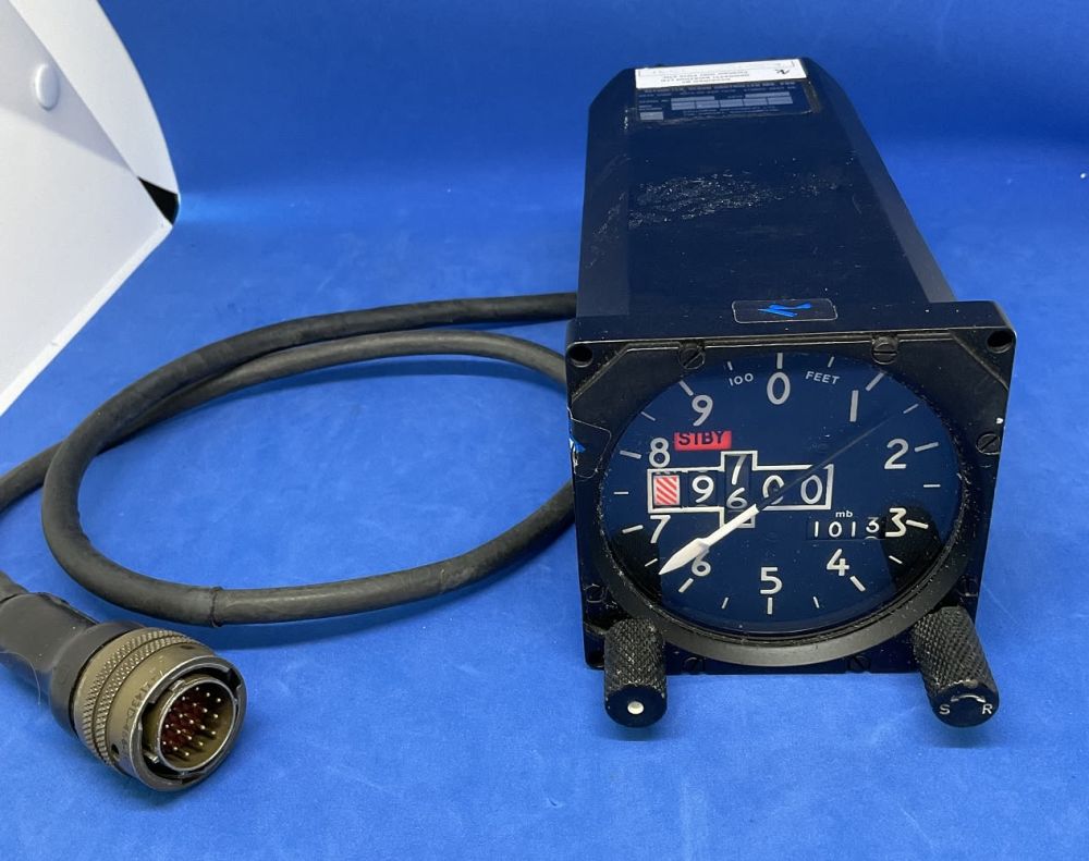 Lot 238: Vulcan Bomber Altimeter, servo-controlled Type MK. 29B. Indicator...