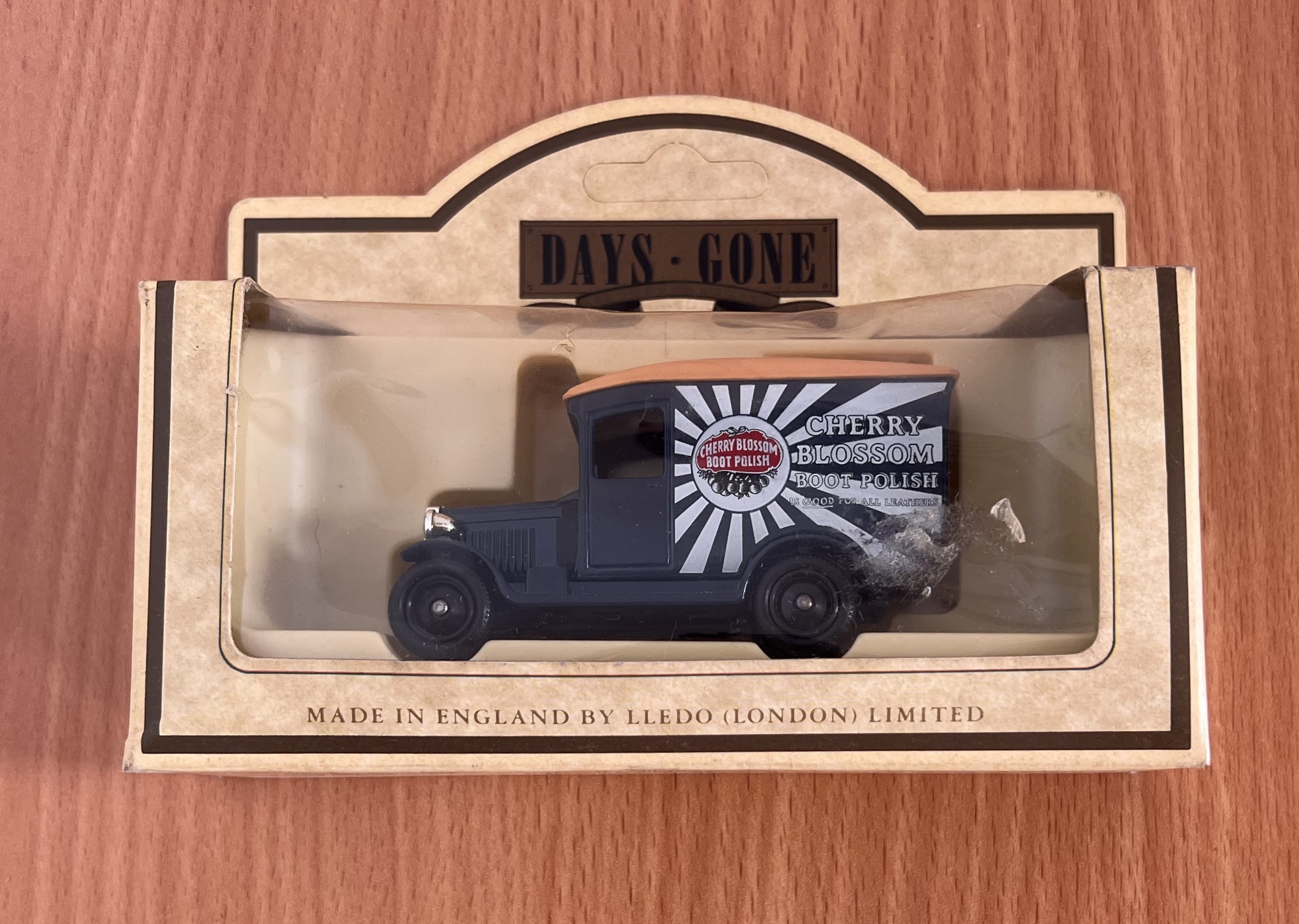 Lot 569