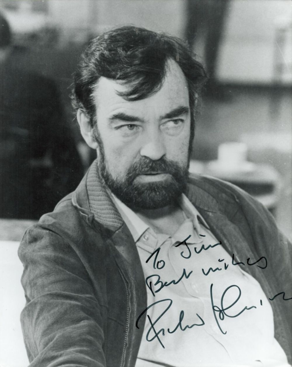 Lot 385: Actor, Richard Johnson signed 10x8 black and white...