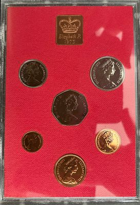 1973 Royal Mint proof coinage of Great Britain and Northern Ireland set of 6 coins in red envelope.