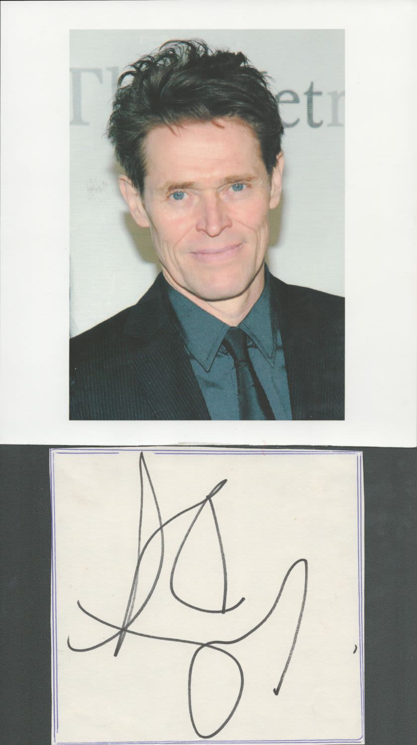 Lot 444: American Actor Willem Dafoe Signed 6x6 inch Autograph...