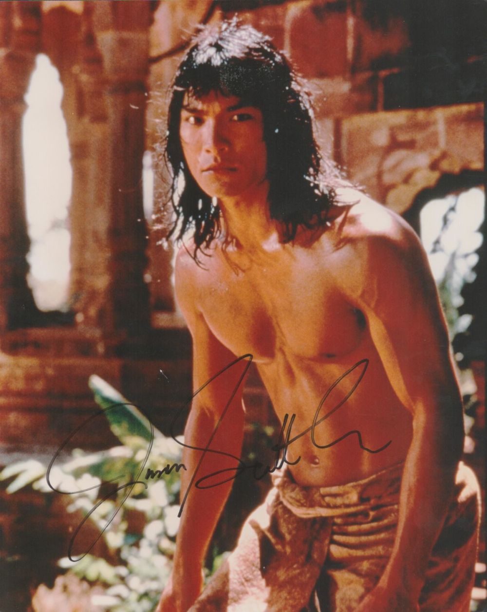 Lot 464: Jason Scott Lee signed 10x8 colour photo. Lee...