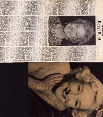 .Beryl Reid signed 8X6 inch black and white photo along with obituary cutting