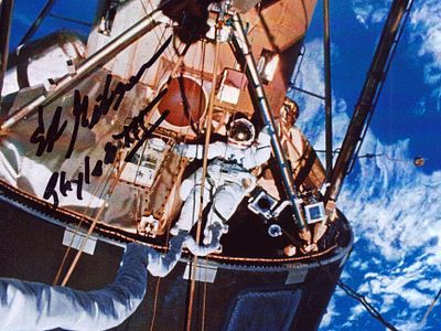 Ed Gibson Skylab Astronaut signed 6X4 inch colour photo