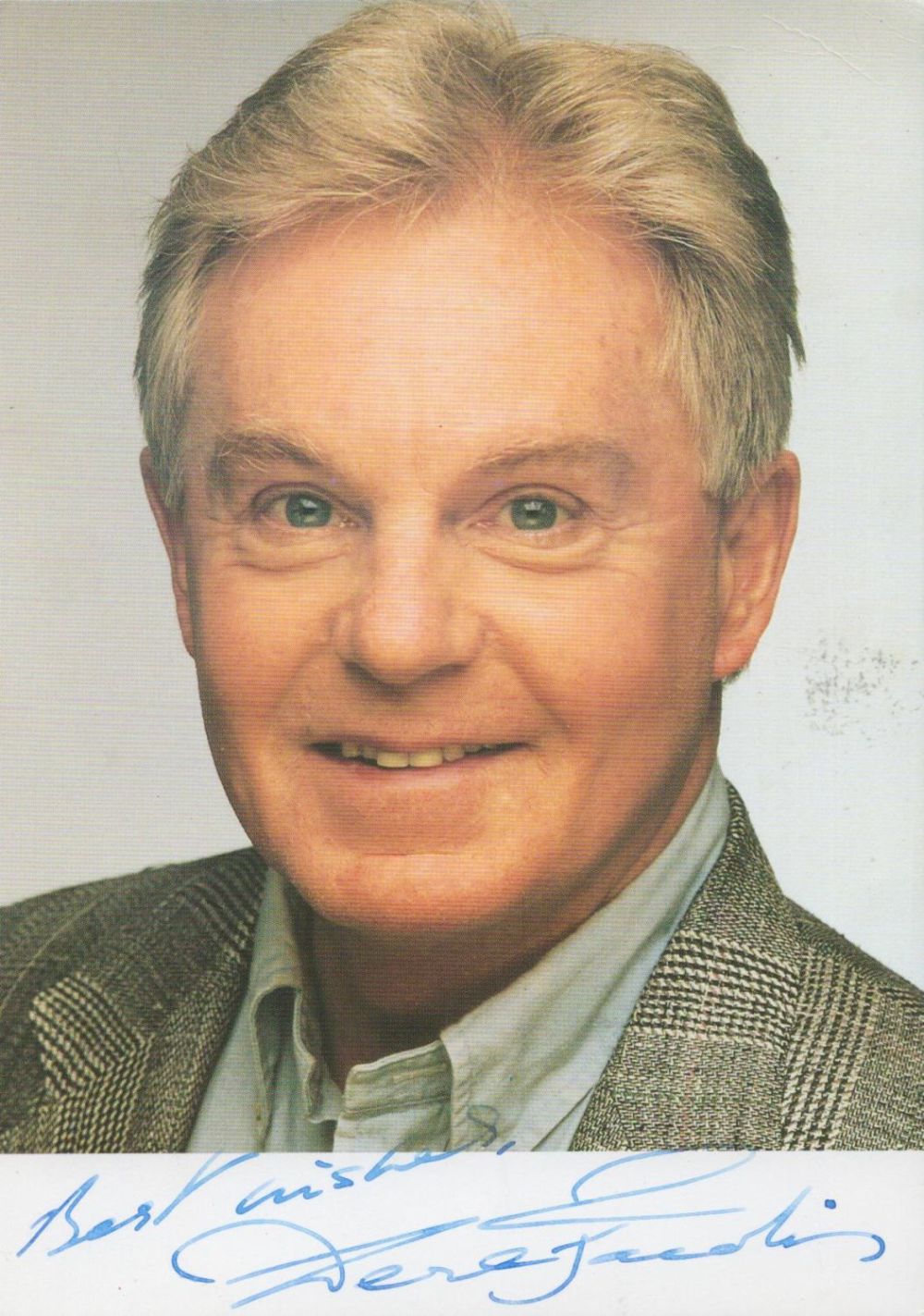 Lot 484: Derek Jacobi Signed 6x4 colour photo. Jacobi CBE...