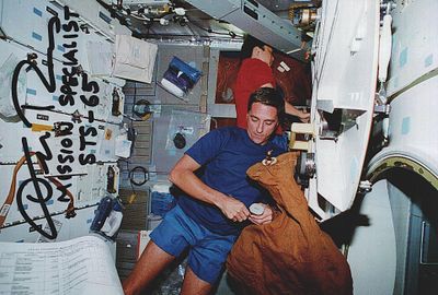 Donald Thomas Astronaut signed 6x4 inch colour photo