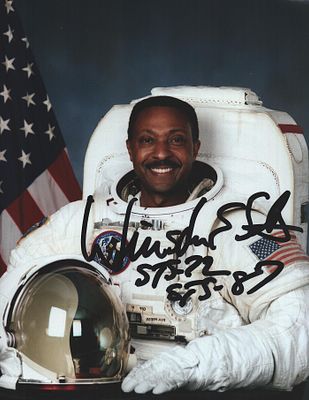 Winston Scott Astronaut signed 5x5 inch colour photo