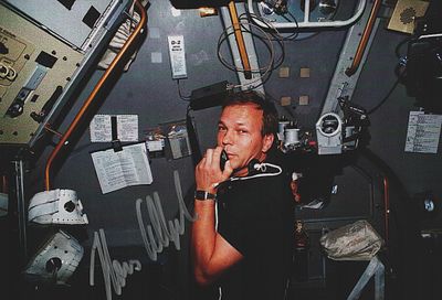 Hans Schlegel mAstronaut Signed 7X5 inch colour Photo