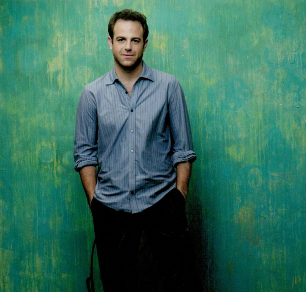 Lot 525: Paul Adelstein 10x8 signed colour photo. Paul Adelstein...