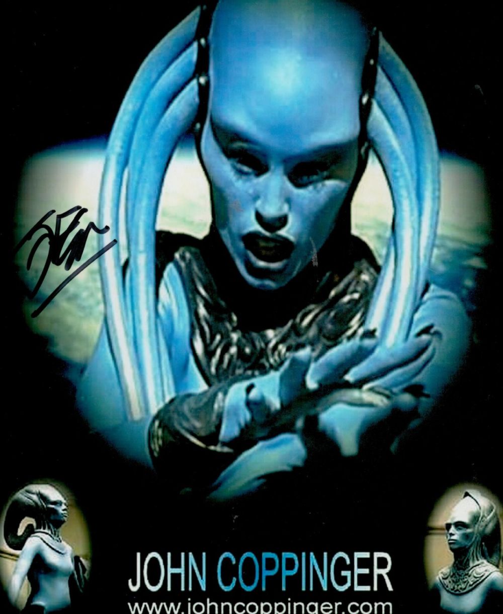 Lot 530: John Coppinger 10x8 signed colour photo Fifth Element....