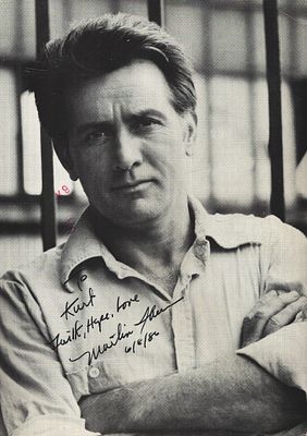 Martin Sheen signed 7X5 inch black and white photo dedicated