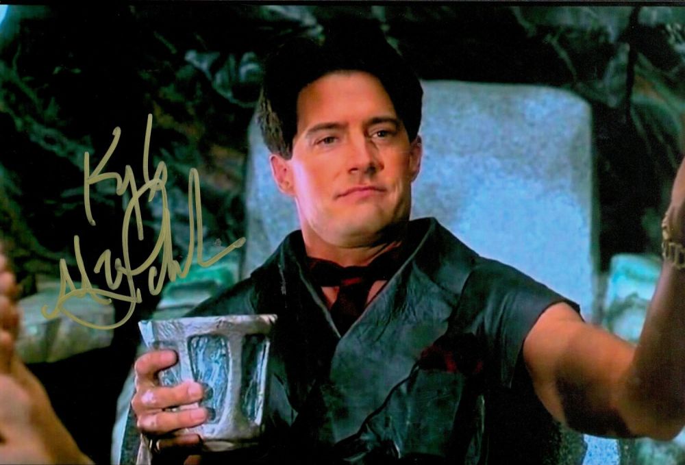 Lot 629: Actor Kyle MacLachlan signed 12 x 8 inch...