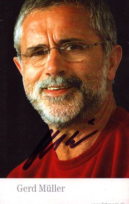 Gerd Muller signed 6x4 inch colour photo