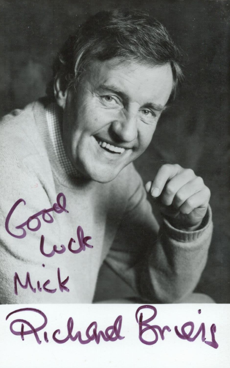 Lot 906: Richard Briers (The Good Life) Signed 5x3 inch...