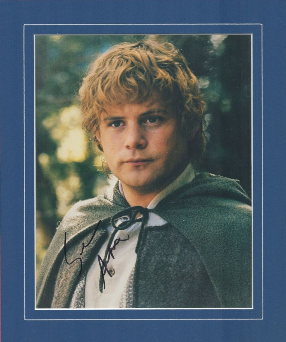 Lot 10: Lord Of The Rings, Sean Astin signed colour...