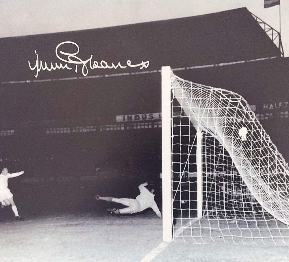 Lot 99: Sport Tottenham Hotspurs Legend Jimmy Greaves Signed 16x12...