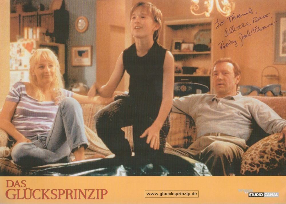 Lot 108: Haley Joel Osment signed 12x8 promo photo. Promo...