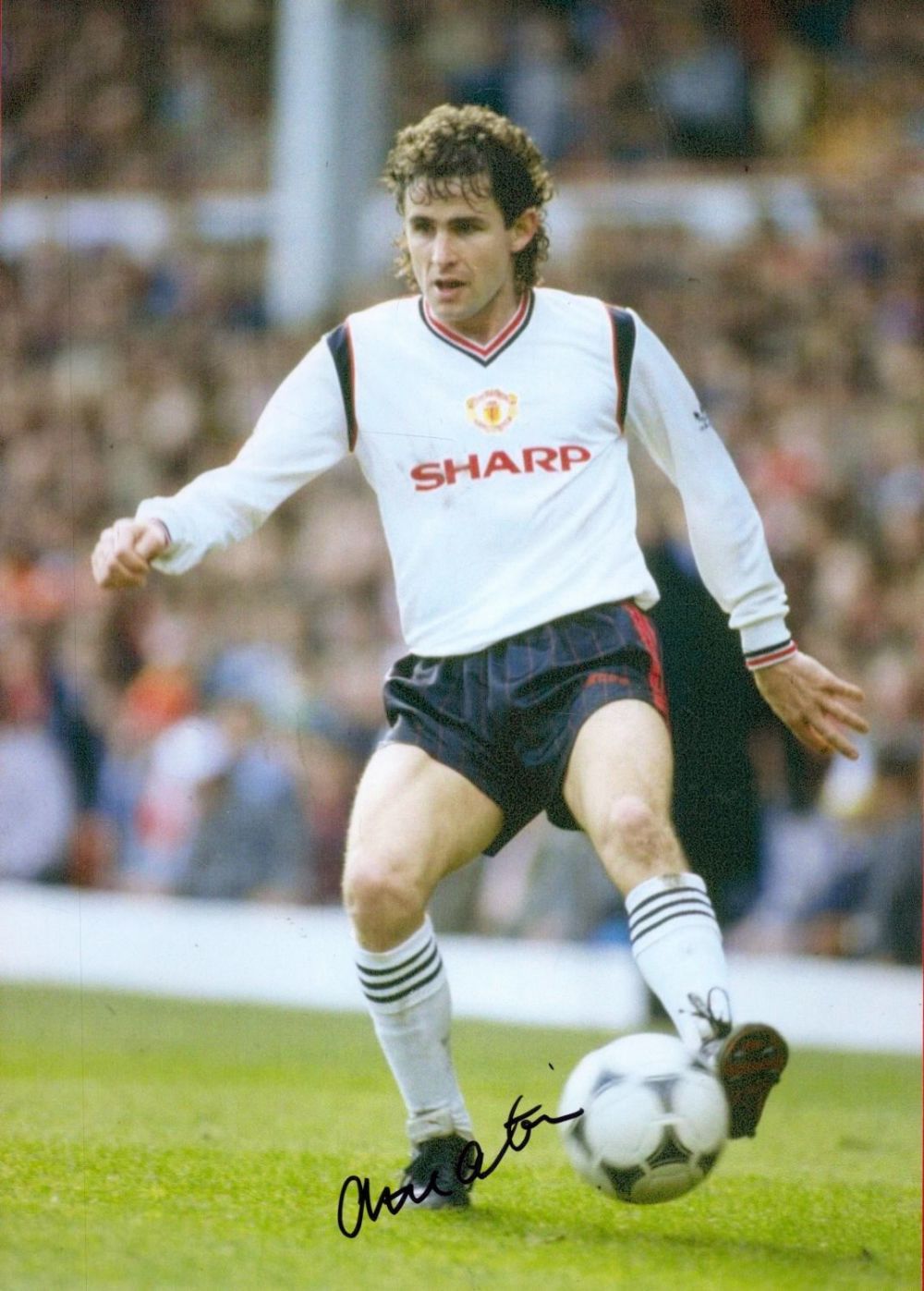 Lot 171: Football Man Utd Defender Arthur Albiston Signed 12x8...