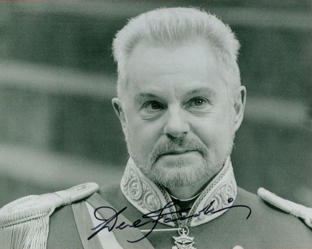 Lot 274: Actor Derek Jacobi Signed 10x8 Inch Black And...
