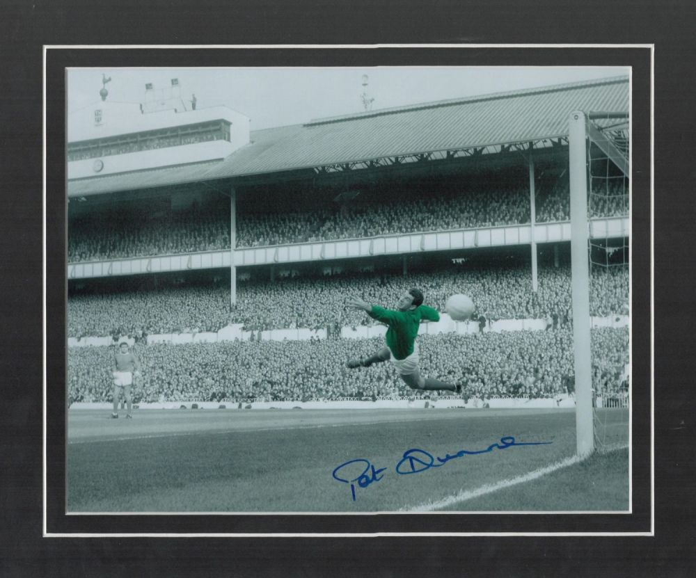 Lot 293: Pat Dunne (1943-2015) Signed Manchester United 10x12 Mounted...