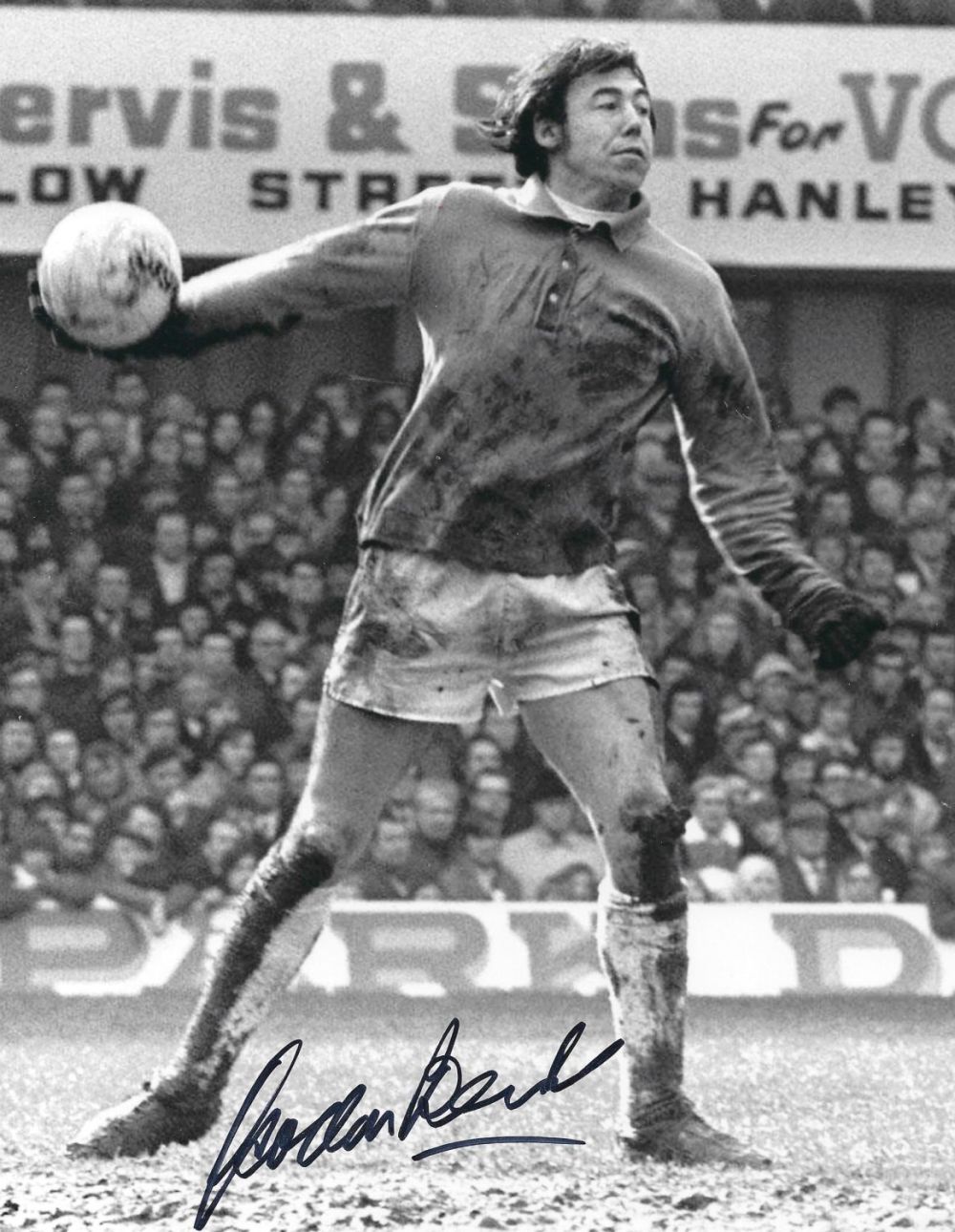 Lot 318: Football Gordon Banks Signed 10x8 Colour Photo. Signed...