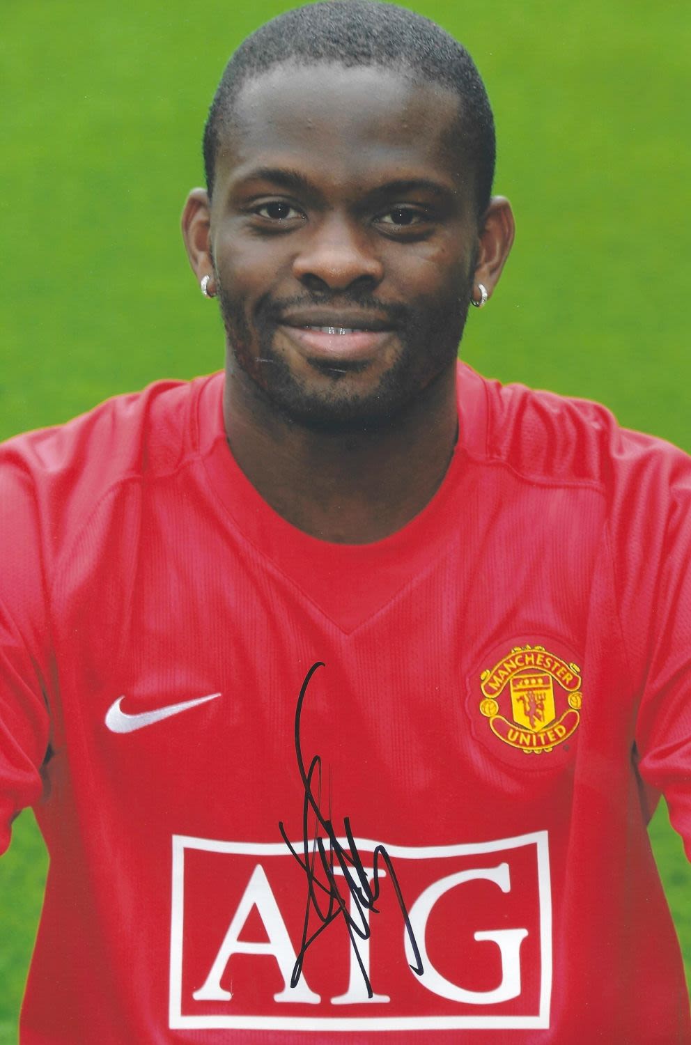 Lot 340: Football Man Utd Louis Saha signed 12x8 Colour...