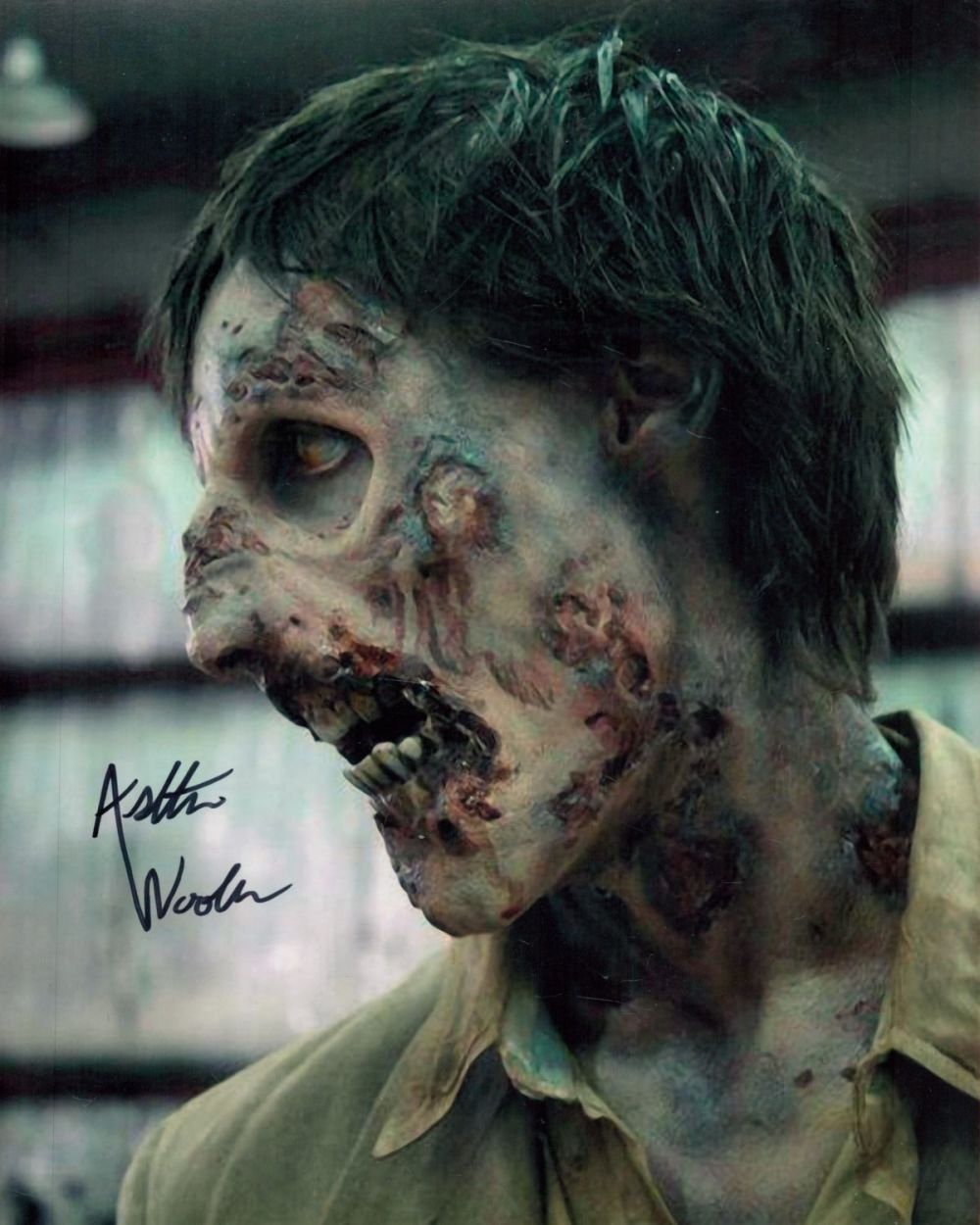 Lot 115: Ashton Woolen signed 10x8 colour photo. Ashton Lee...
