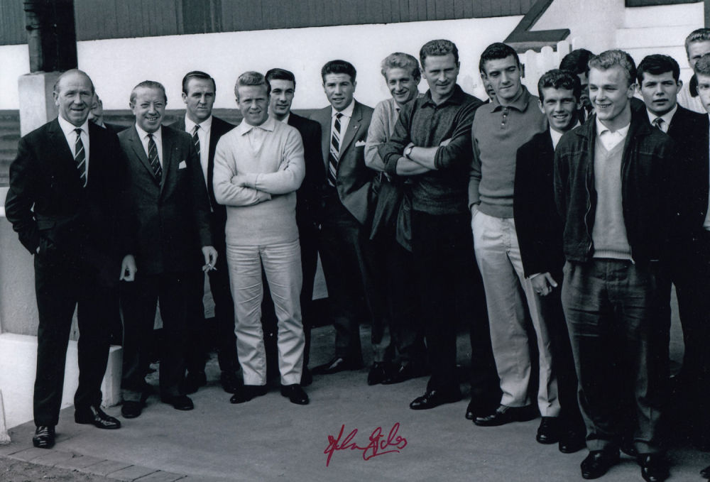 Lot 245: Autographed JOHN GILES 12 x 8 photo -B/W,...