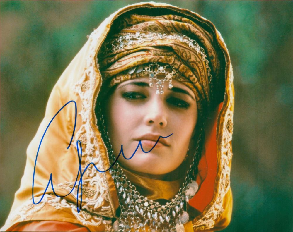Lot 292: Eva Green signed 10x8 colour photo. Eva Gaelle...