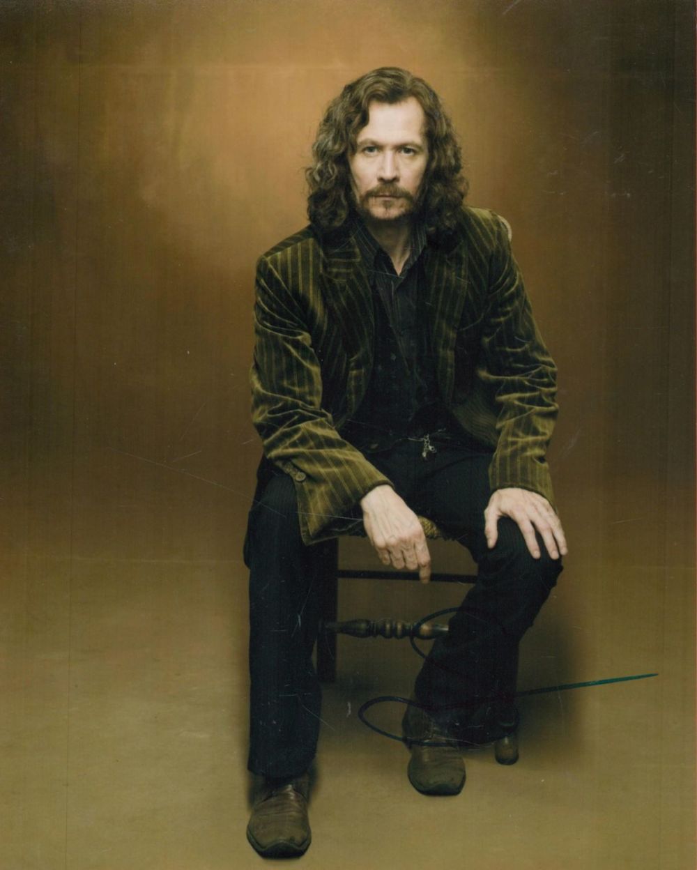 Lot 309: Gary Oldman signed 10x8 Harry Potter colour photo....