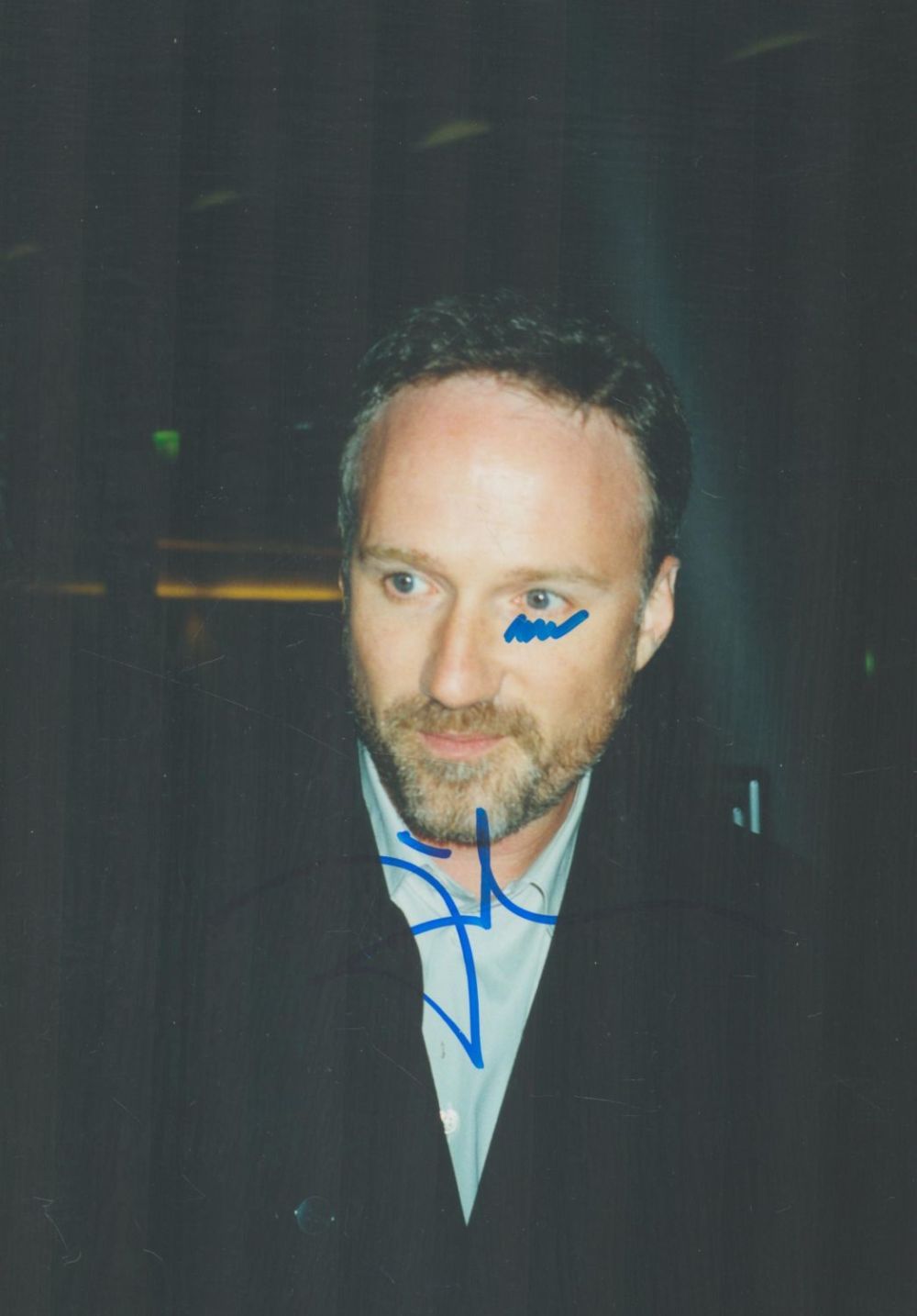 Lot 323: David Fincher signed 10x7 colour photo. David Andrew...