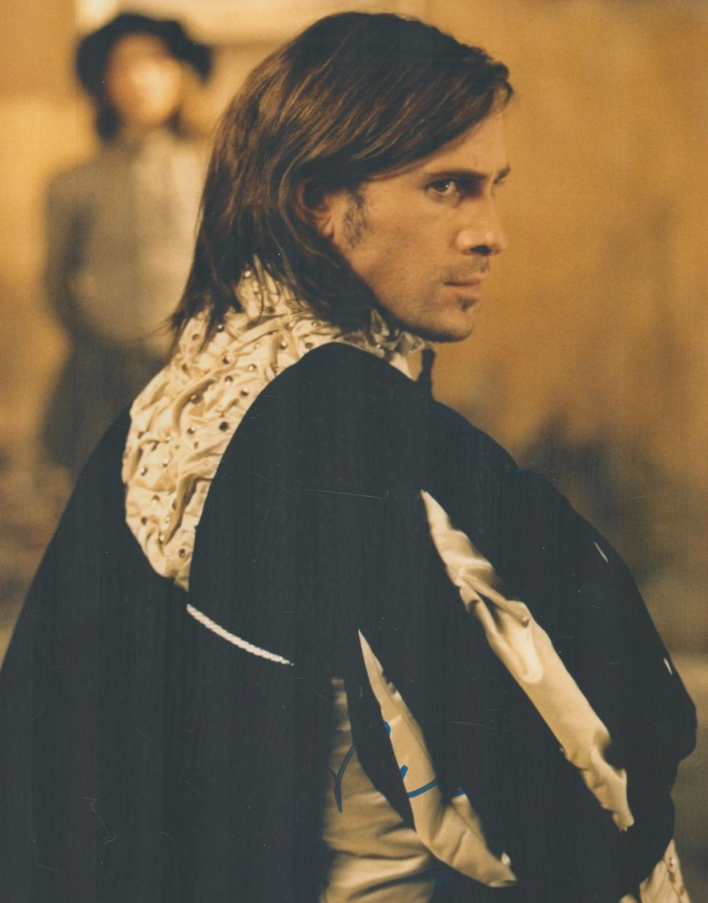 Lot 326: Joseph Fiennes signed 10x8 colour photo. Joseph Alberic...