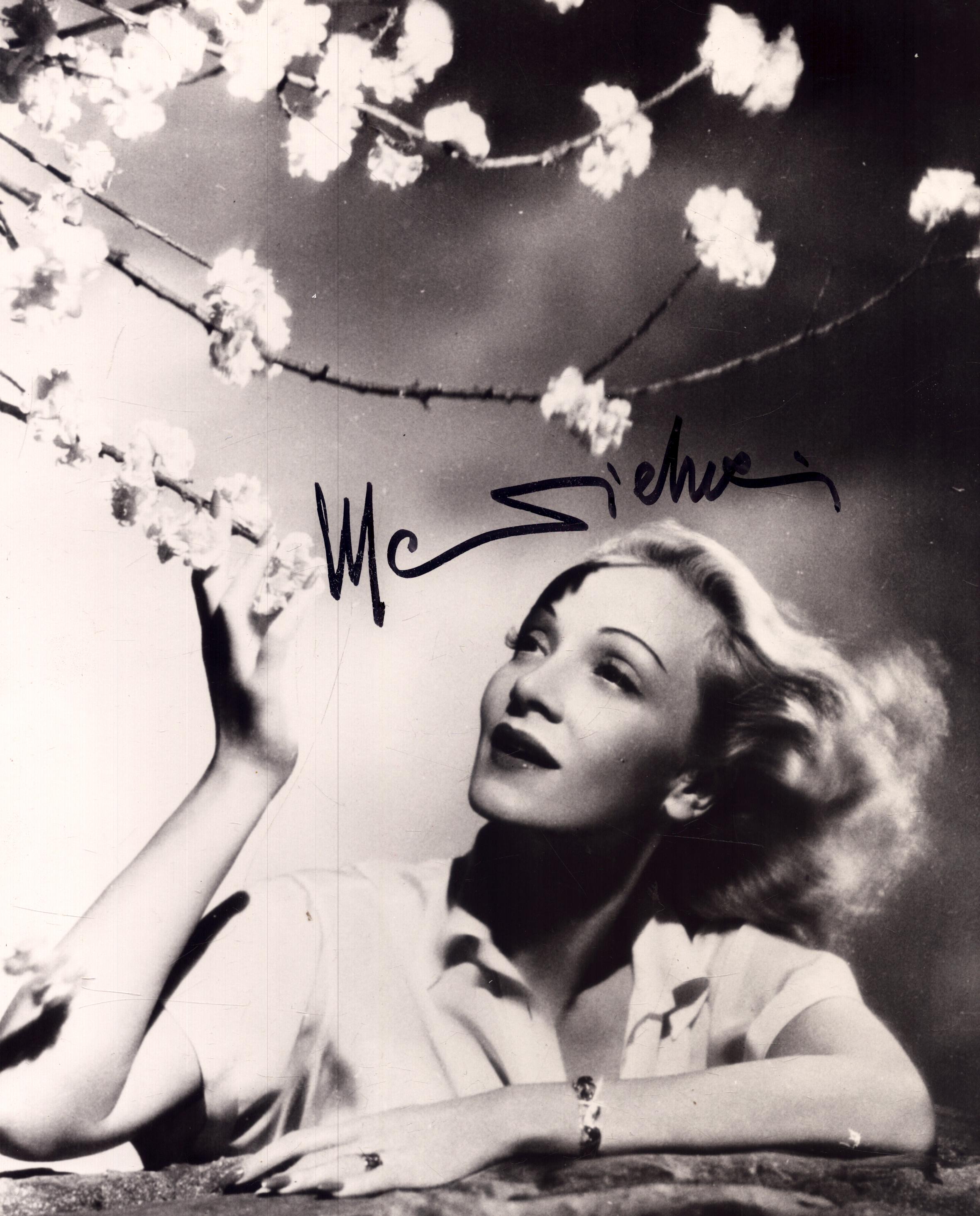 Marlena Dietrich Signed 10X8 black and white photo