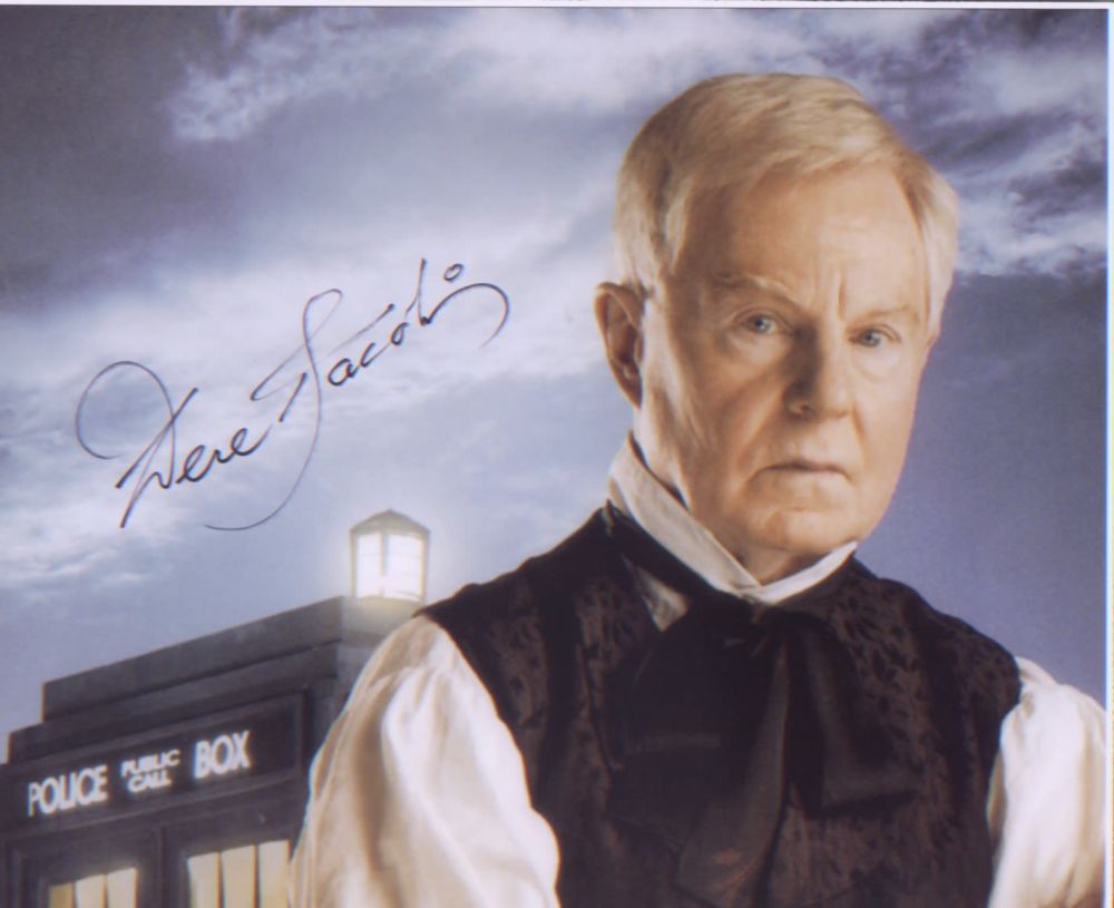 Lot 416: Dr Who Sir Derek Jacobi signed 10 x...